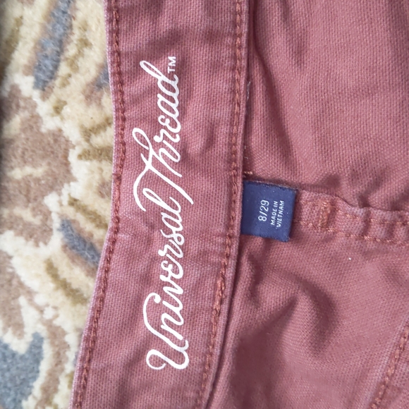 Universal Thread Shorts Size 8 - Picture 7 of 9